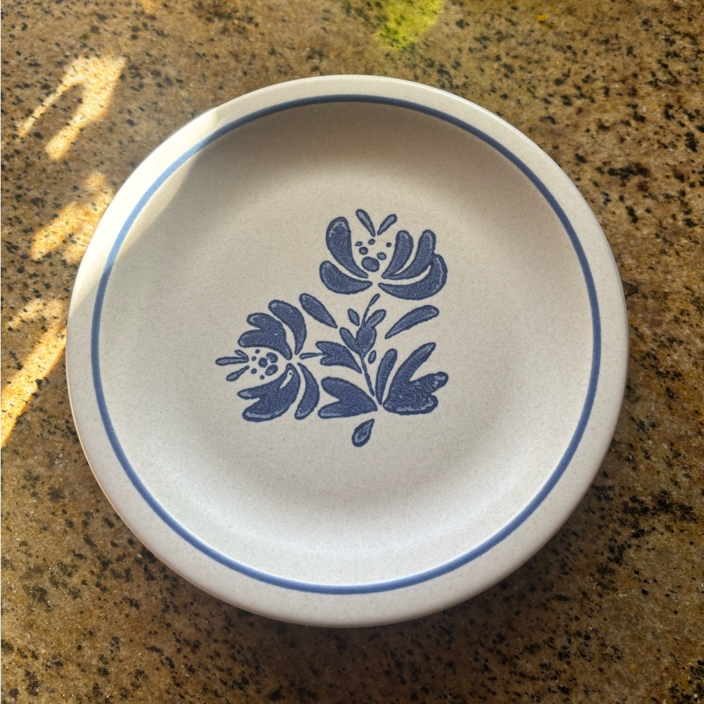 Pfaltzgraff Yorktowne Vintage Blue Floral Small Plate Set of 4
